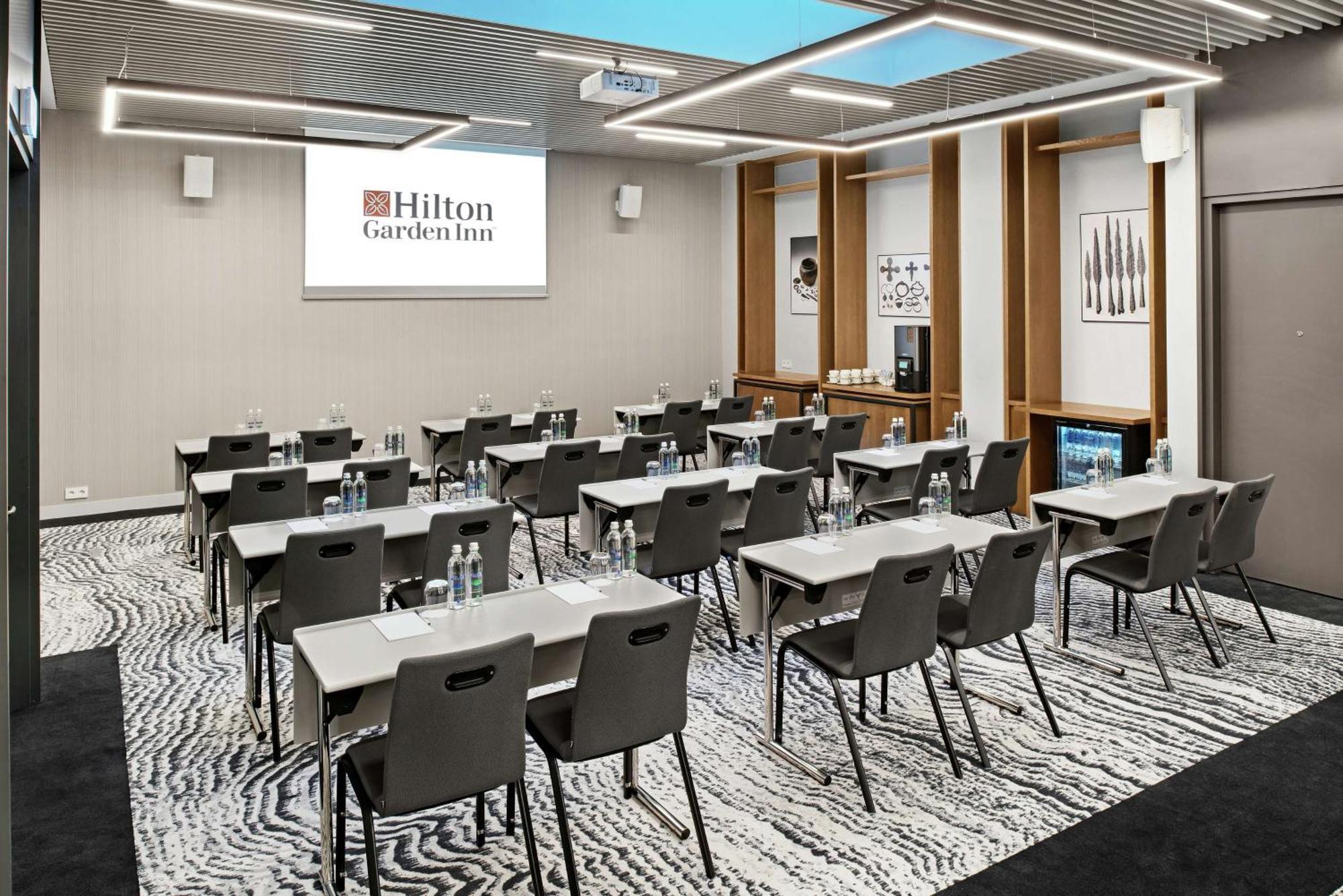 Hilton Garden Centre Hotel