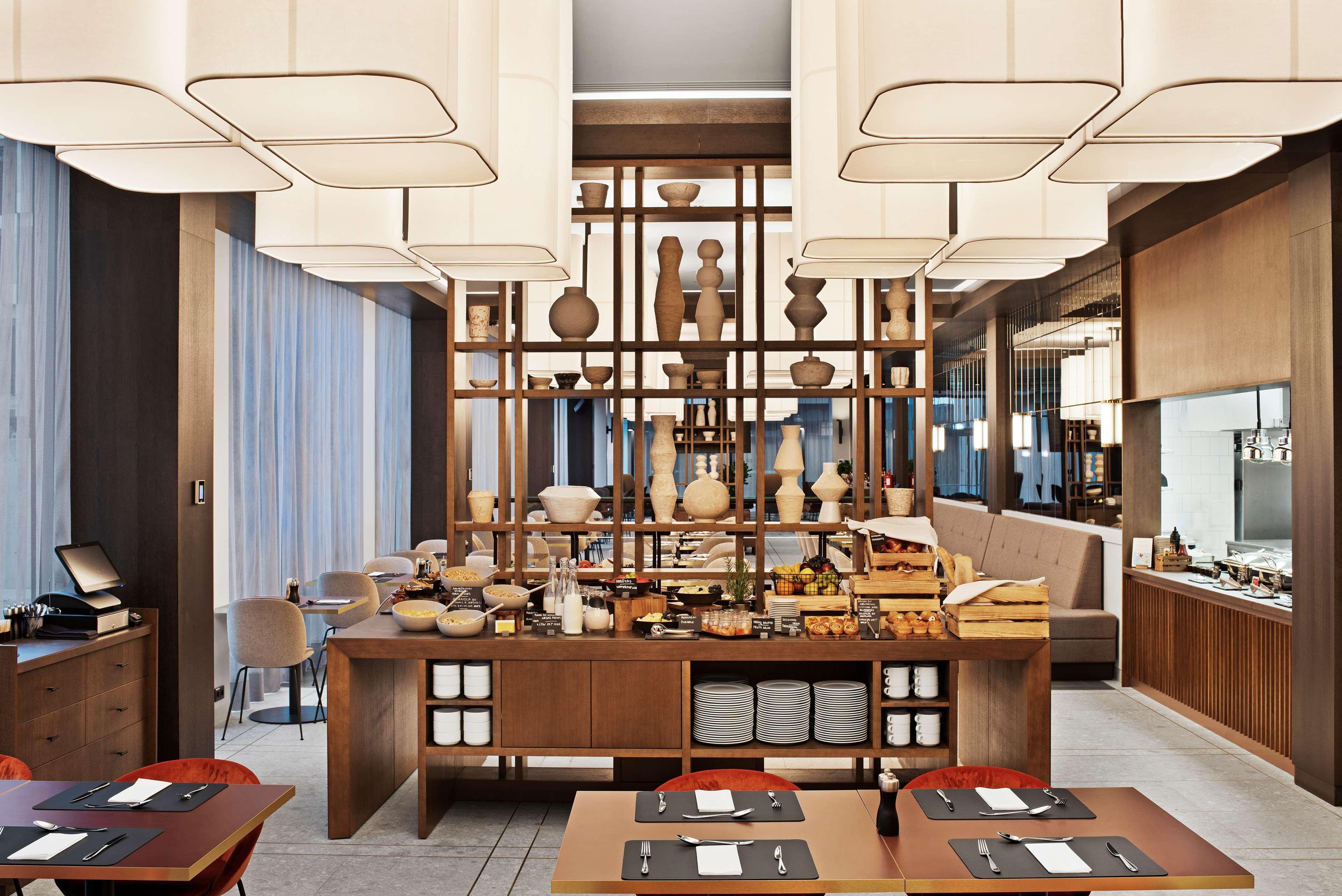 Hilton Garden Centre Hotell 4*