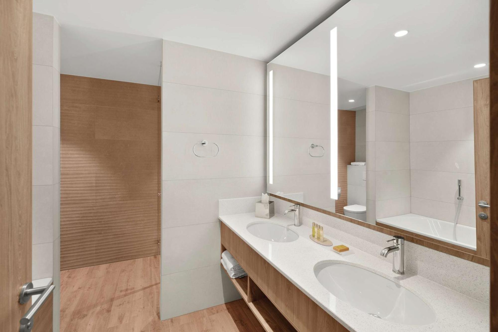 Hotell Hilton Garden Centre 4*