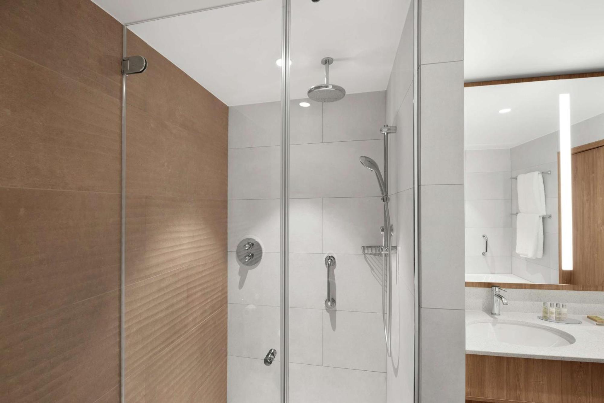 Hotell Hilton Garden Centre 4*