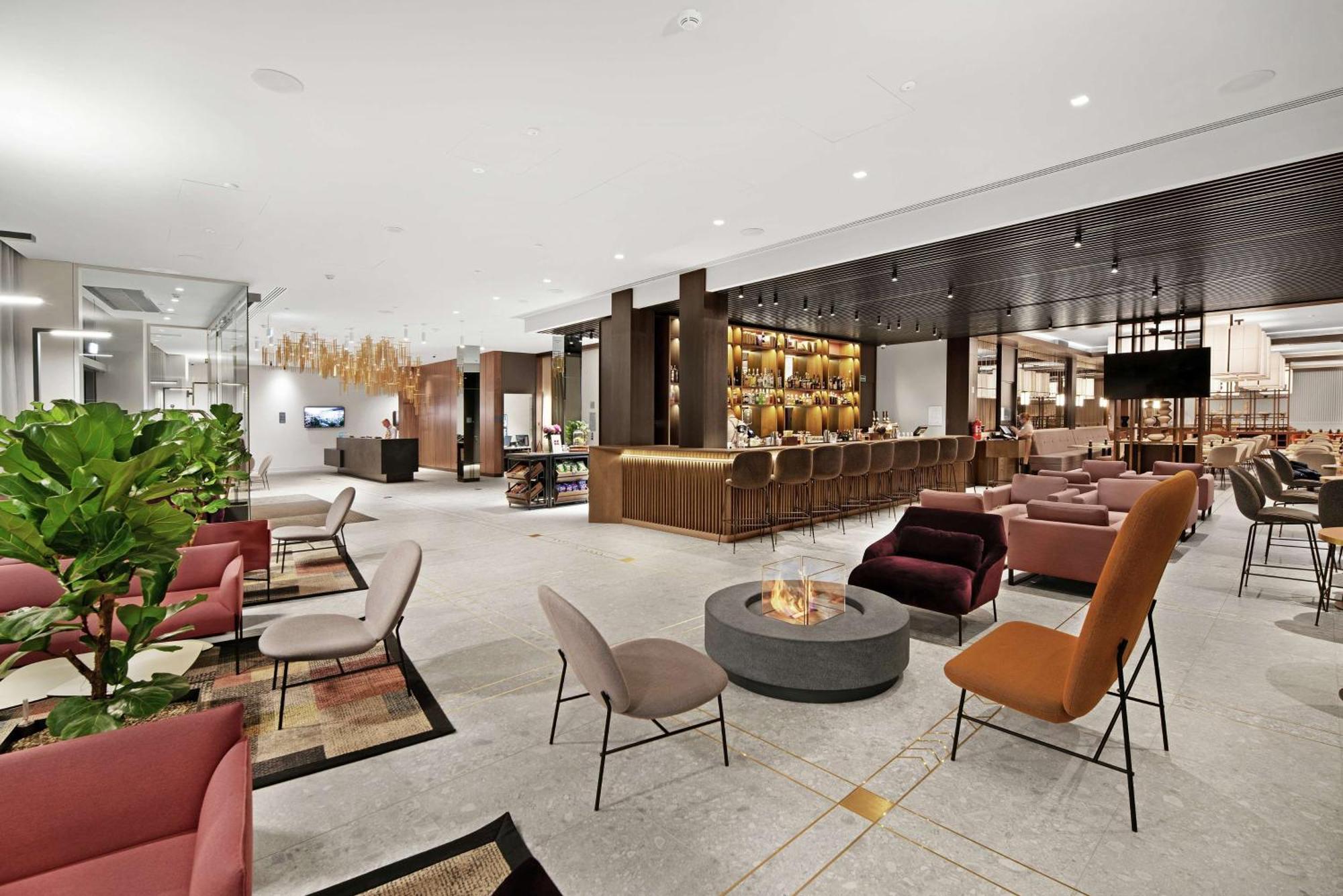 Hilton Garden Centre Hotell 4*