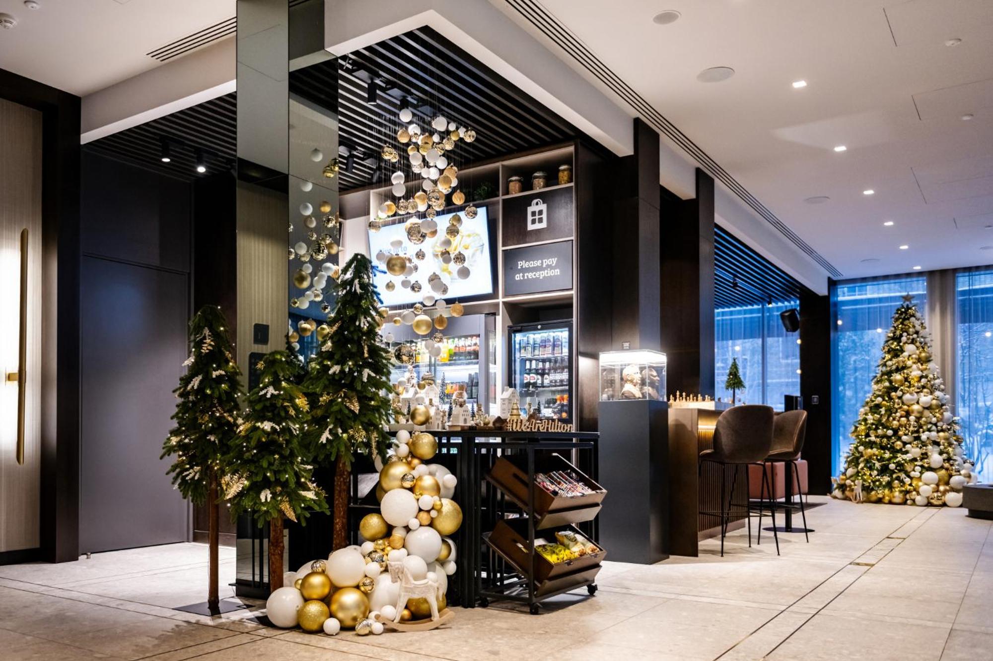 Hilton Garden Centre Hotell 4*